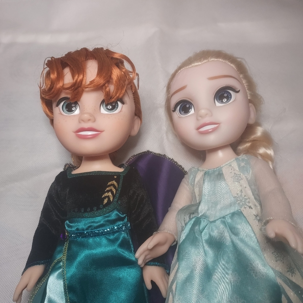 Frozen 2 Queen Anna And Elsa Doll Set - Teal and Black 14"